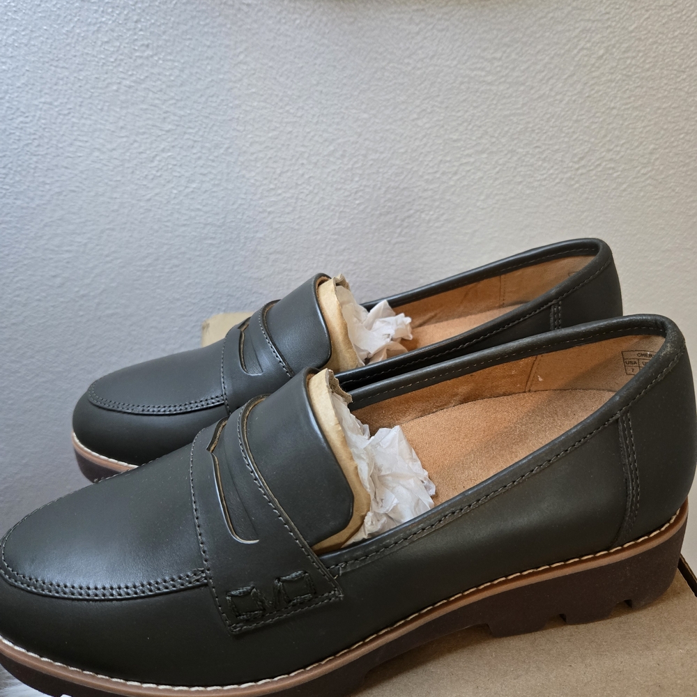 Vionic Cheryl II Women's Dark Olive Green Loafers - New In Box - Ret $135 - Picture 8 of 12